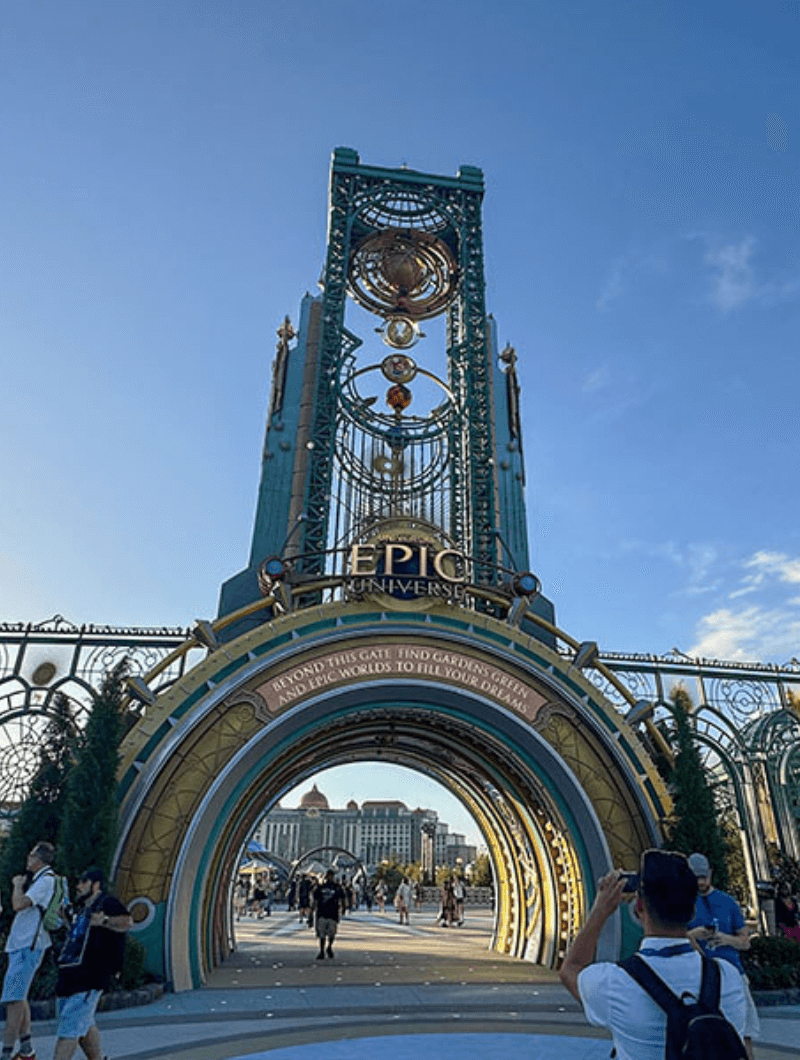 Entrada principal de Universal Epic Universe